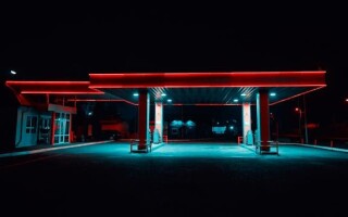 Тлумачення сну про Автозаправку: від енергії до життєвих перспектив