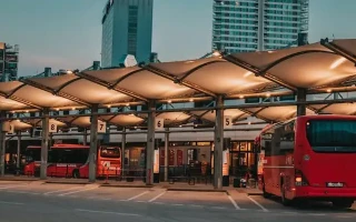 Тлумачення сну про Автовокзал: від подорожей до життєвих змін